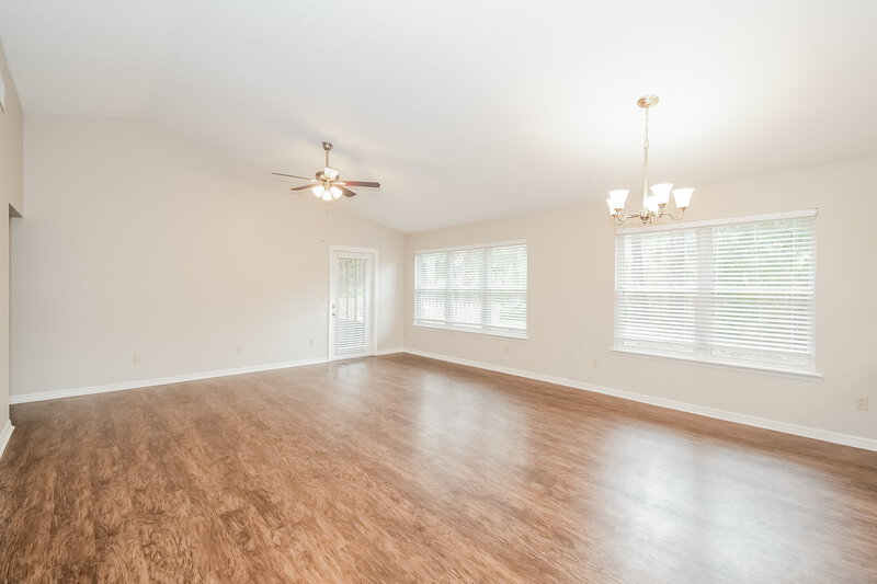 2,520/Mo, 9122 Smoketree Dr Jacksonville, FL 32244 Dining Room View