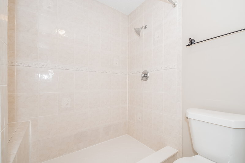 2,520/Mo, 9122 Smoketree Dr Jacksonville, FL 32244 Master Bathroom View 2