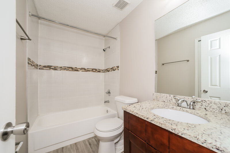 1,865/Mo, 593 Benjamin Harrison St Orange Park, FL 32073 Bathroom View