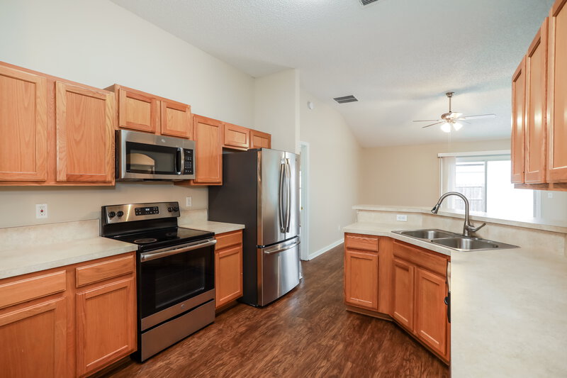 1,830/Mo, 1436 Seawolf Trl N Jacksonville, FL 32221 Kitchen View 2