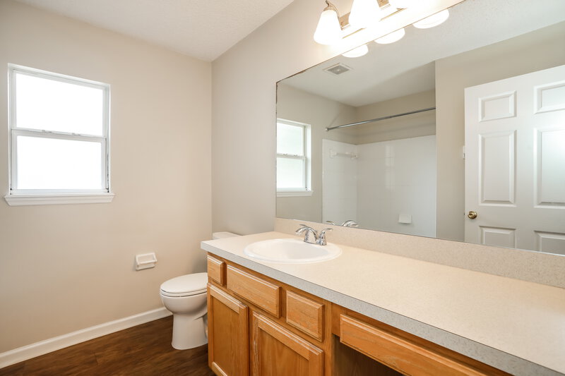1,830/Mo, 1436 Seawolf Trl N Jacksonville, FL 32221 Main Bathroom View
