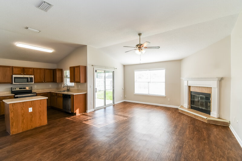 1,700/Mo, 1236 Loquat Ct Green Cove Springs, FL 32043 Living Room View