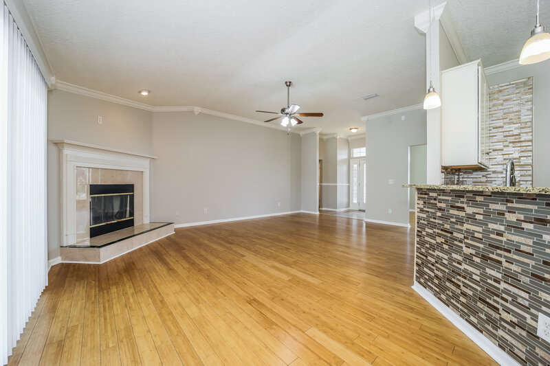 2,190/Mo, 419 Cottage Cove Ct Orange Park, FL 32073 Living Room View 2