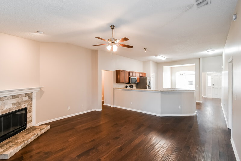 2,225/Mo, 1920 Harbor Island Dr Fleming Island, FL 32003 Living Room View 2