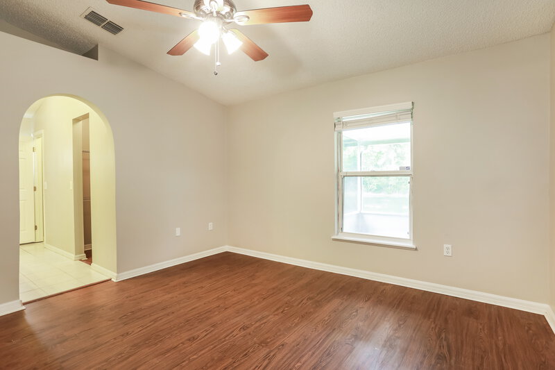 2,105/Mo, 7390 Overland Park Blvd Jacksonville, FL 32244 Main Bedroom View 2