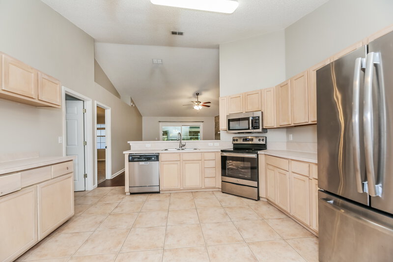 2,280/Mo, 11309 Finchley Ln Jacksonville, FL 32223 Kitchen View 3