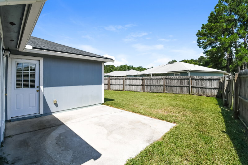 1,680/Mo, 1125 Buccaneer Blvd Green Cove Springs, FL 32043 Rear View