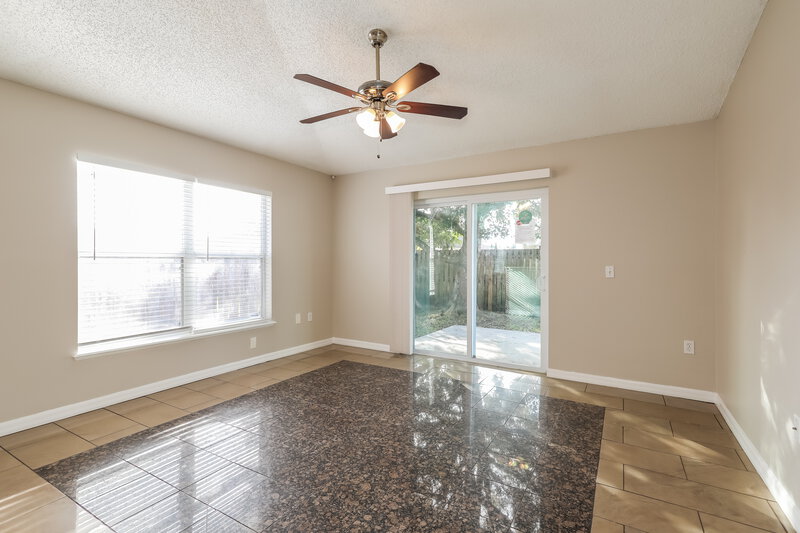 1,910/Mo, 7324 Spring Hill Rd Jacksonville, FL 32244 Dining Room View