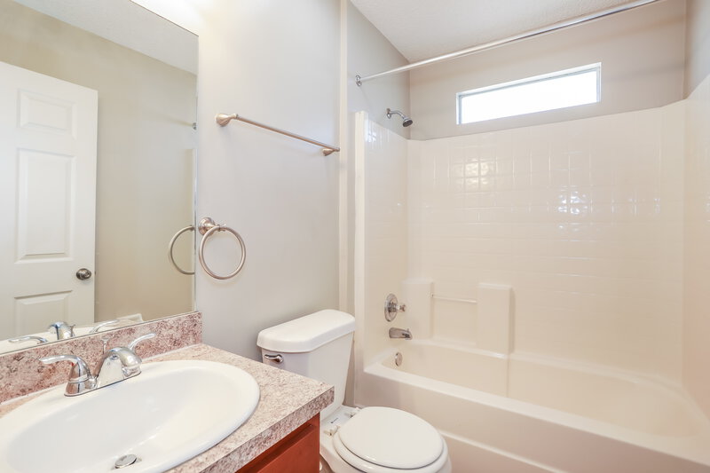 1,760/Mo, 2672 Secret Harbor Dr Orange Park, FL 32065 Bathroom View