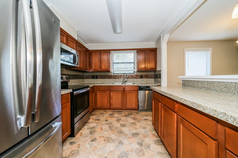 2,215/Mo, 3167 Laurel Grove S Jacksonville, FL 32223 Kitchen View 2