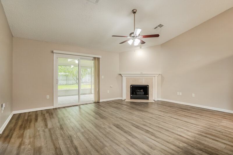 1,690/Mo, 2081 Frogmore Dr Middleburg, FL 32068 Living Room View