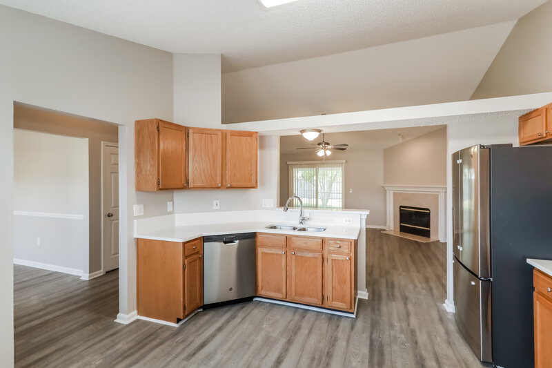 2,060/Mo, 2081 Frogmore Dr Middleburg, FL 32068 Kitchen View 2