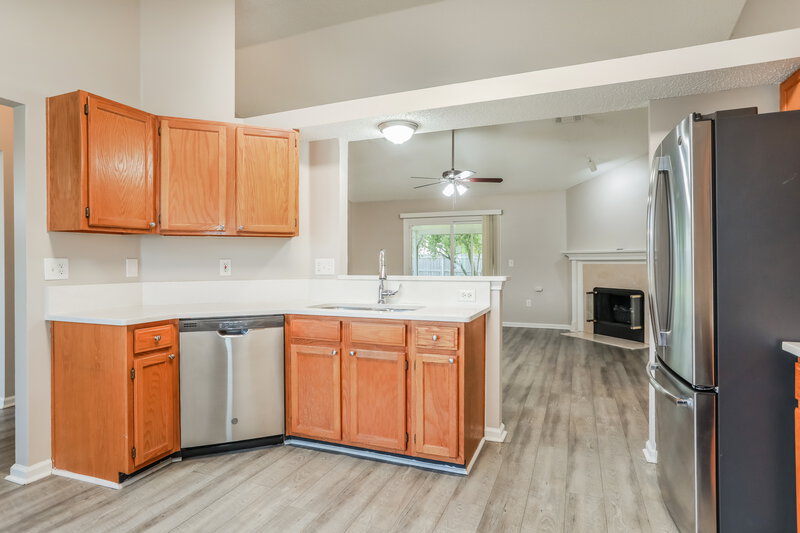 1,690/Mo, 2081 Frogmore Dr Middleburg, FL 32068 Kitchen View 2