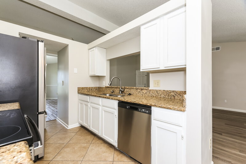 2,150/Mo, 12251 Rochford Ln Jacksonville, FL 32225 Kitchen View