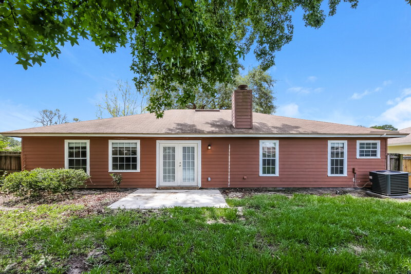 2,150/Mo, 12251 Rochford Ln Jacksonville, FL 32225 Rear View