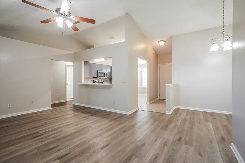 1,580/Mo, 3032 Twin Oak Dr S Middleburg, FL 32068 Living Room View 2