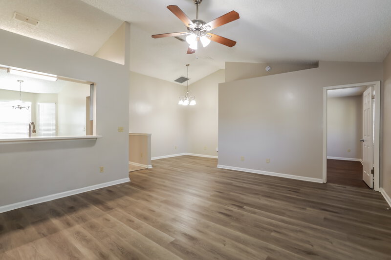 1,580/Mo, 3032 Twin Oak Dr S Middleburg, FL 32068 Living Room View 3