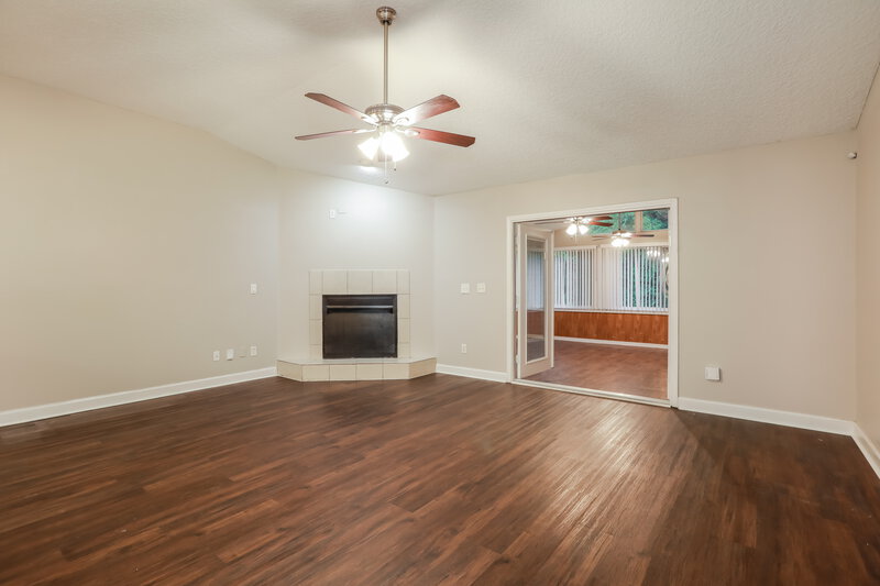 2,465/Mo, 299 Thornbrook Ct Orange Park, FL 32065 Living Room View