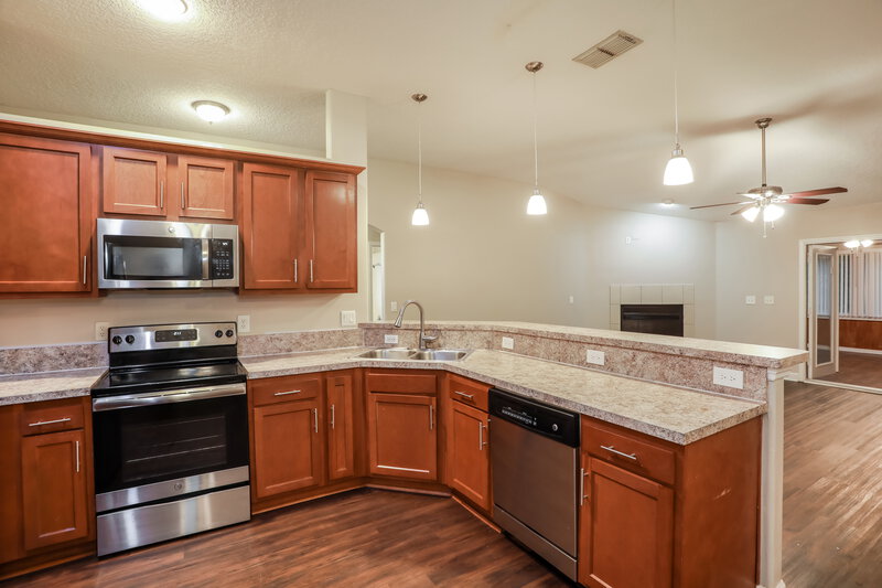 2,465/Mo, 299 Thornbrook Ct Orange Park, FL 32065 Kitchen View 2