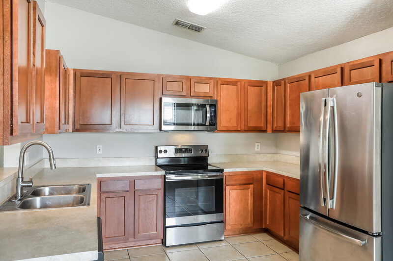 1,910/Mo, 805 Elmwood St Orange Park, FL 32065 Kitchen View