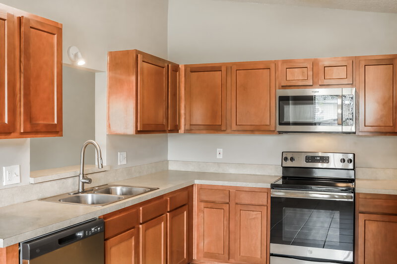 1,910/Mo, 805 Elmwood St Orange Park, FL 32065 Kitchen View 2