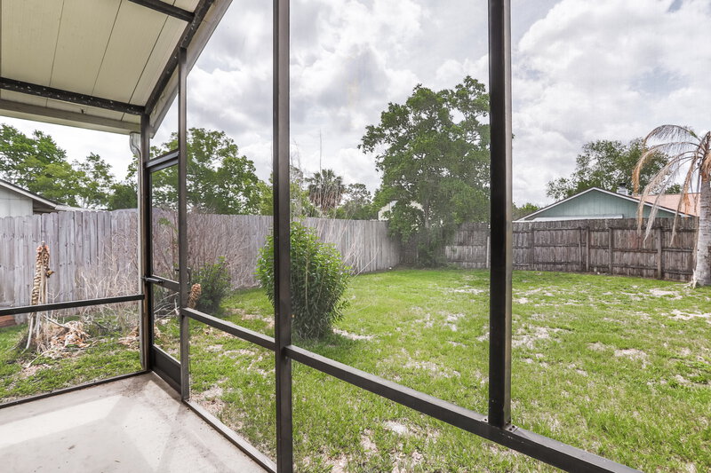 1,910/Mo, 805 Elmwood St Orange Park, FL 32065 Sun Room View