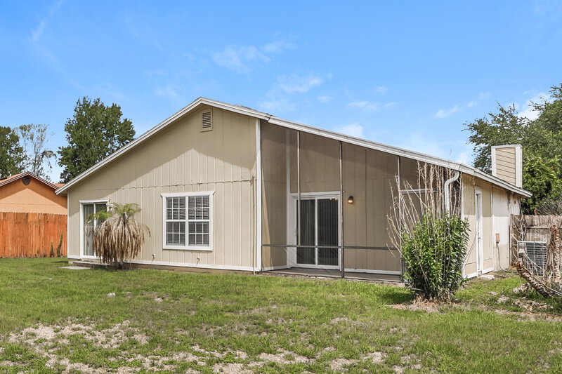 1,910/Mo, 805 Elmwood St Orange Park, FL 32065 Rear View