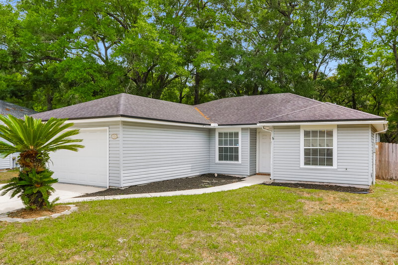 1,940/Mo, 8063 Macdougall Dr E Jacksonville, FL 32244 Front View