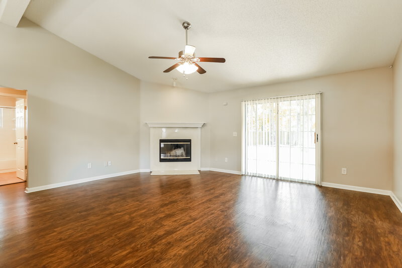 1,940/Mo, 8063 Macdougall Dr E Jacksonville, FL 32244 Living Room View