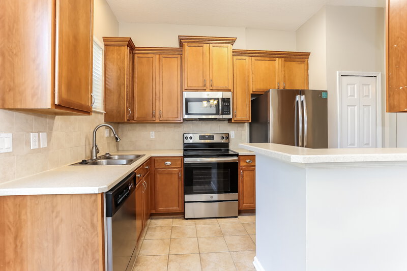 1,810/Mo, 2837 Cross Creek Dr Green Cove Springs, FL 32043 Kitchen View