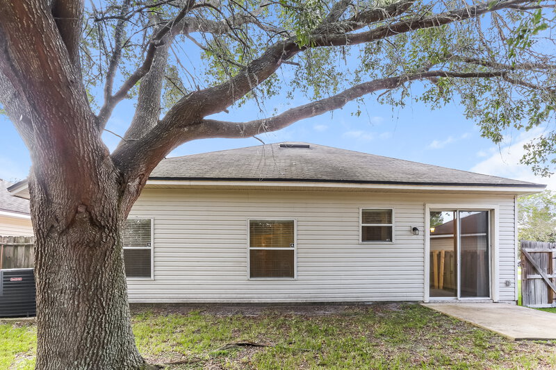 1,810/Mo, 2837 Cross Creek Dr Green Cove Springs, FL 32043 Rear View