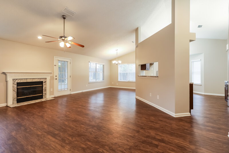 1,690/Mo, 7971 Copperfield Cir N Jacksonville, FL 32244 Living Room View 2