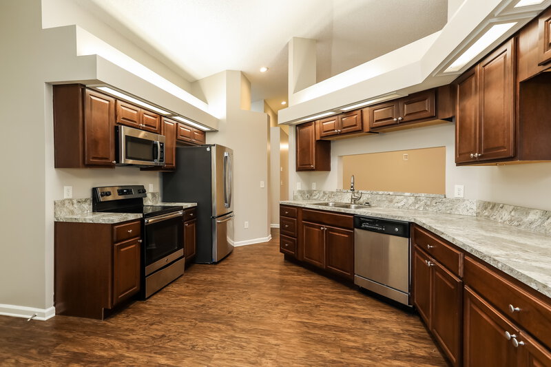 1,690/Mo, 7971 Copperfield Cir N Jacksonville, FL 32244 Kitchen View