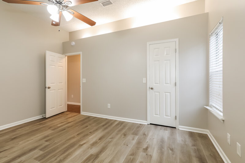 1,690/Mo, 7971 Copperfield Cir N Jacksonville, FL 32244 Main Bedroom View 2