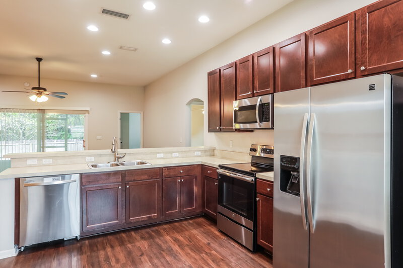 2,270/Mo, 1143 Calla Glen Ln Green Cove Springs, FL 32043 Kitchen View 2