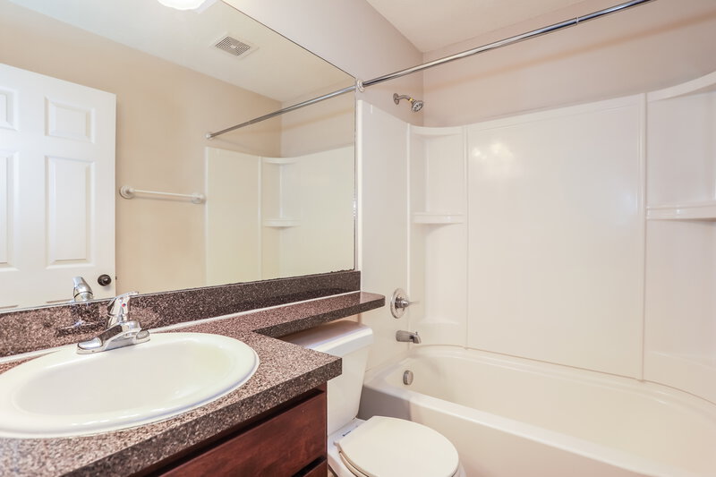 2,270/Mo, 1143 Calla Glen Ln Green Cove Springs, FL 32043 Bathroom View