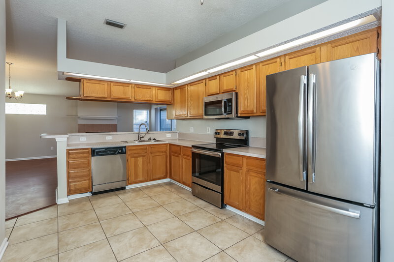 1,805/Mo, 1170 Homard Blvd E Jacksonville, FL 32225 Kitchen View 2