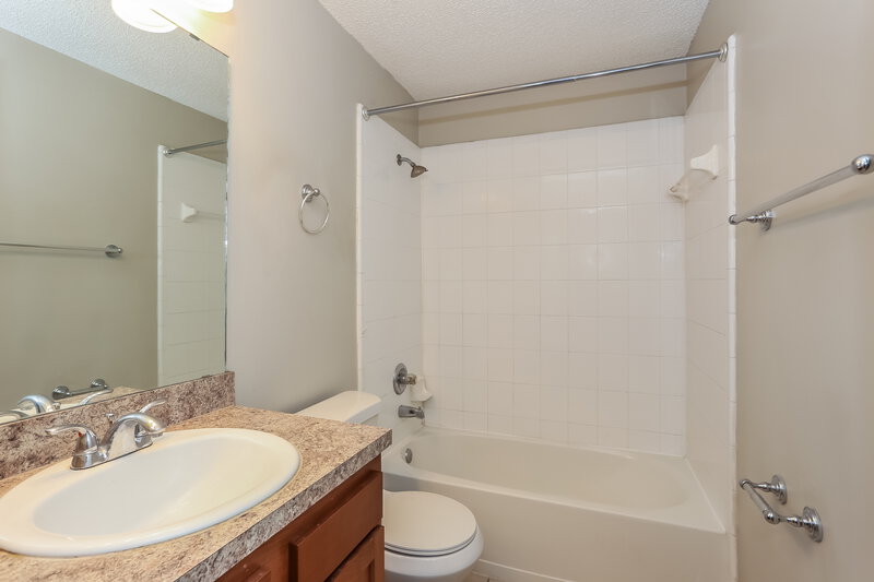 1,805/Mo, 1170 Homard Blvd E Jacksonville, FL 32225 Bathroom View