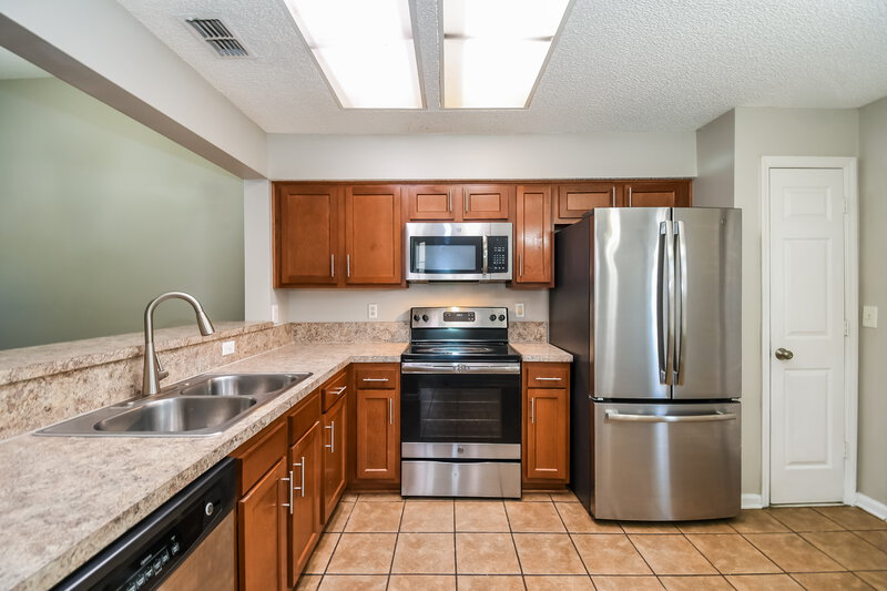 1,790/Mo, 1523 Slash Pine Ct Orange Park, FL 32073 Kitchen View