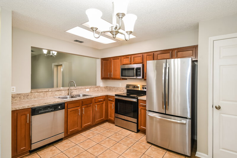 1,790/Mo, 1523 Slash Pine Ct Orange Park, FL 32073 Kitchen View 2