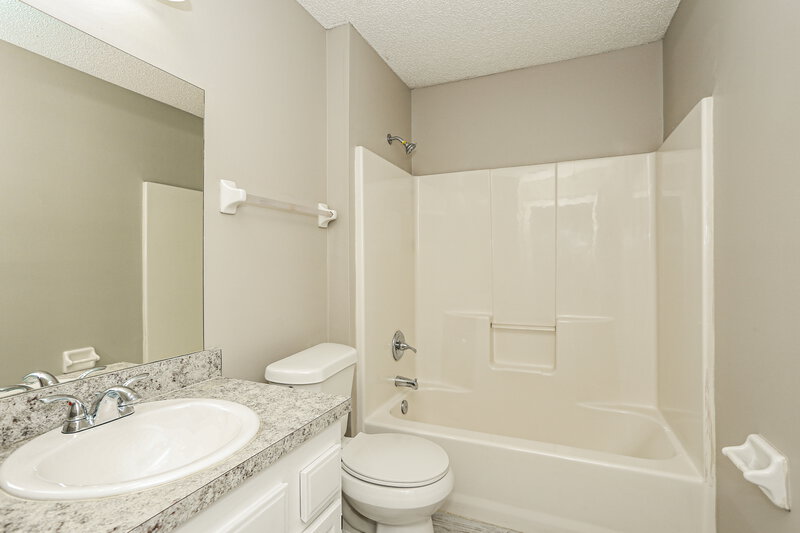 1,765/Mo, 3827 Star Leaf Rd Jacksonville, FL 32210 Bathroom View