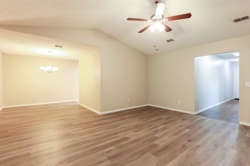 1,875/Mo, 7039 Eagles Perch Dr Jacksonville, FL 32244 Living Room View