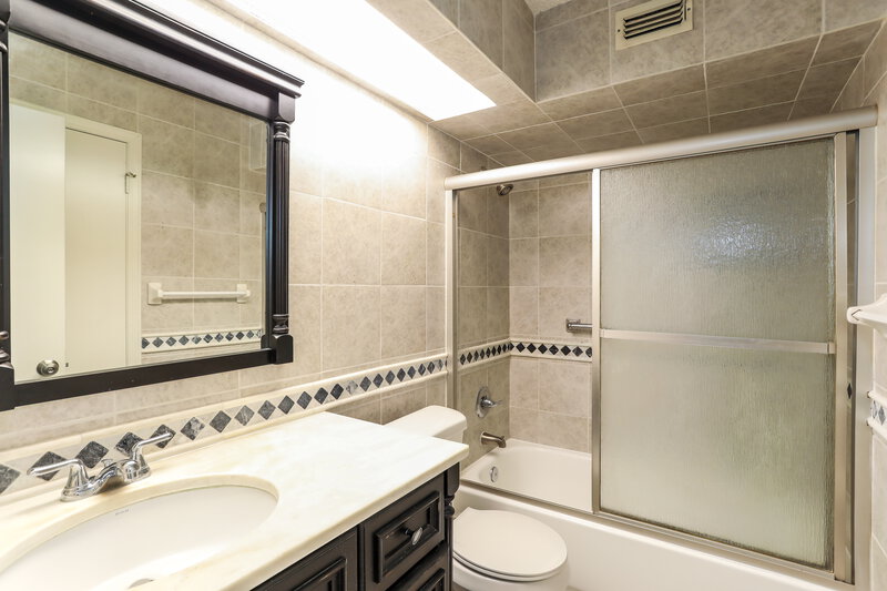 1,875/Mo, 7039 Eagles Perch Dr Jacksonville, FL 32244 Bathroom View