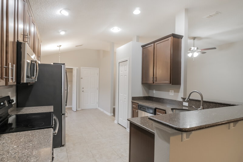 2,090/Mo, 174 N Aberdeenshire Dr Saint Johns, FL 32259 Kitchen View 2
