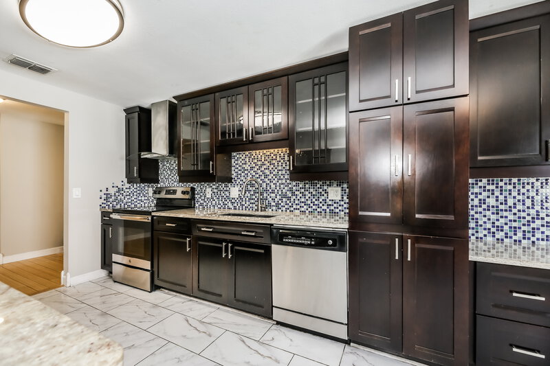 2,155/Mo, 3013 Hampstead Dr Jacksonville, FL 32225 Kitchen View 2