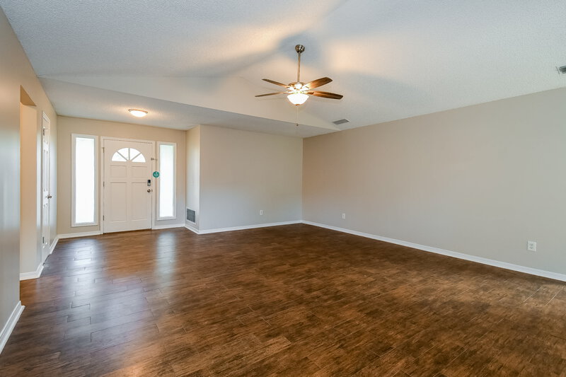 1,980/Mo, 11130 Losco Junction Dr S Jacksonville, FL 32257 Living Room View 2