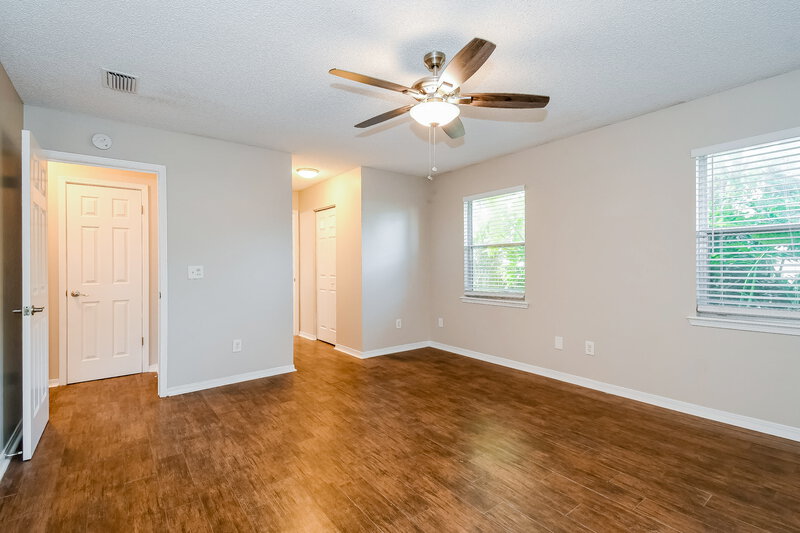 1,980/Mo, 11130 Losco Junction Dr S Jacksonville, FL 32257 Main Bedroom View 2