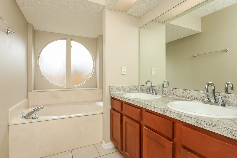 2,005/Mo, 338 Wildberry Ct Orange Park, FL 32073 Main Bathroom View 2