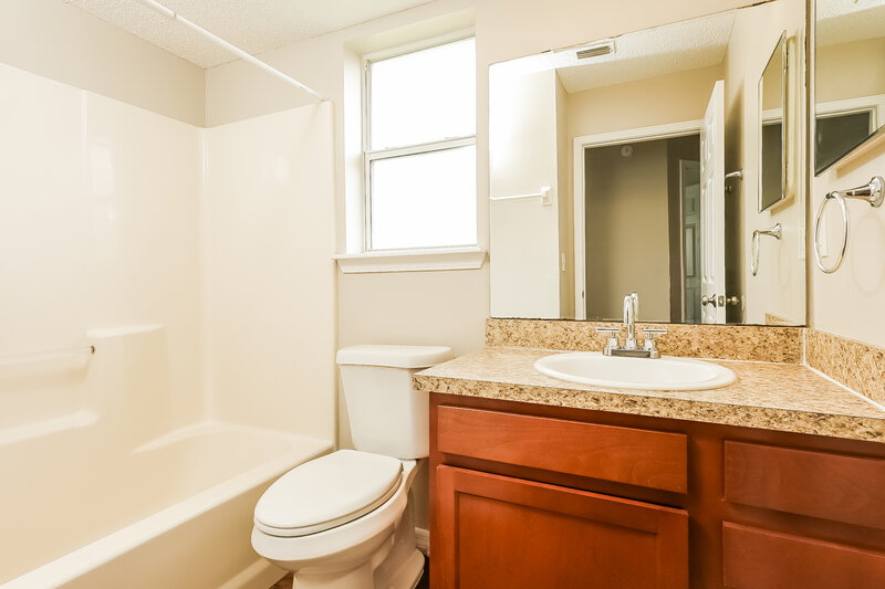 2,005/Mo, 338 Wildberry Ct Orange Park, FL 32073 Bathroom View