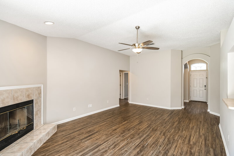 2,085/Mo, 7955 Ortega Bluff Pkwy Jacksonville, FL 32244 Living Room View